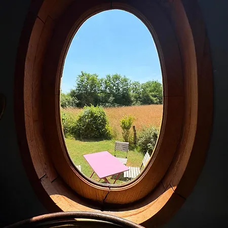 La Roulotte Champetre Des Grillots לינה וארוחת בוקר Beaulon