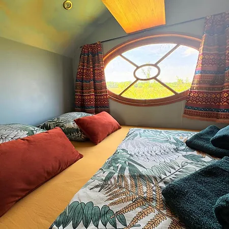 La Roulotte Champetre Des Grillots