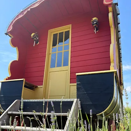 La Roulotte Champetre Des Grillots לינה וארוחת בוקר 3*