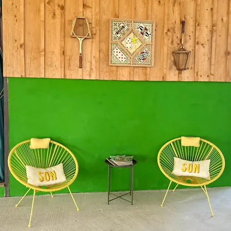 La Roulotte Champetre Des Grillots 3*