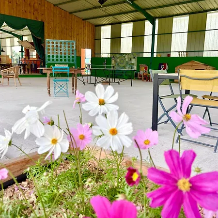 La Roulotte Champetre Des Grillots 3*