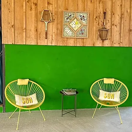 La Roulotte Champetre Des Grillots
