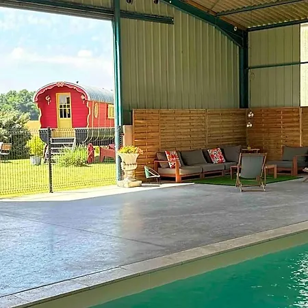 Bed and Breakfast La Roulotte Champetre Des Grillots Beaulon