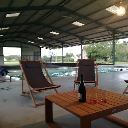 La Roulotte Champetre Des Grillots Bed & Breakfast